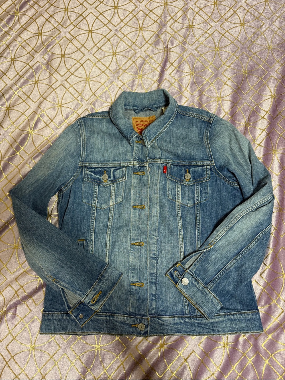 💥 WOMANS Levi's Light Blue Washed Denim Jacket
